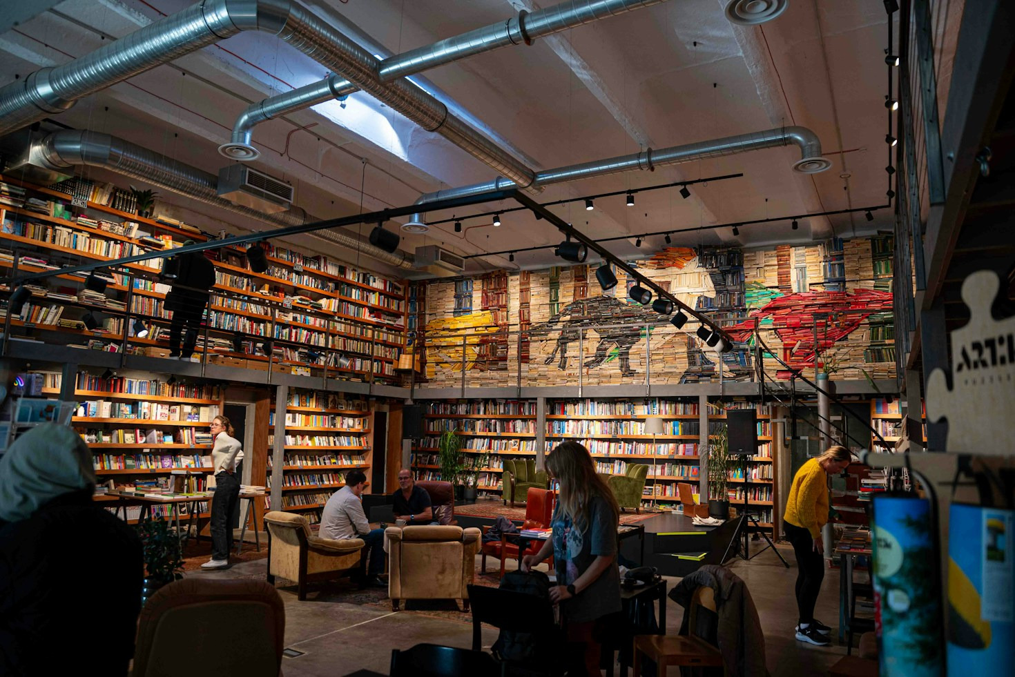 Warum queere Geschichten im Bücherregal unverzichtbar sind